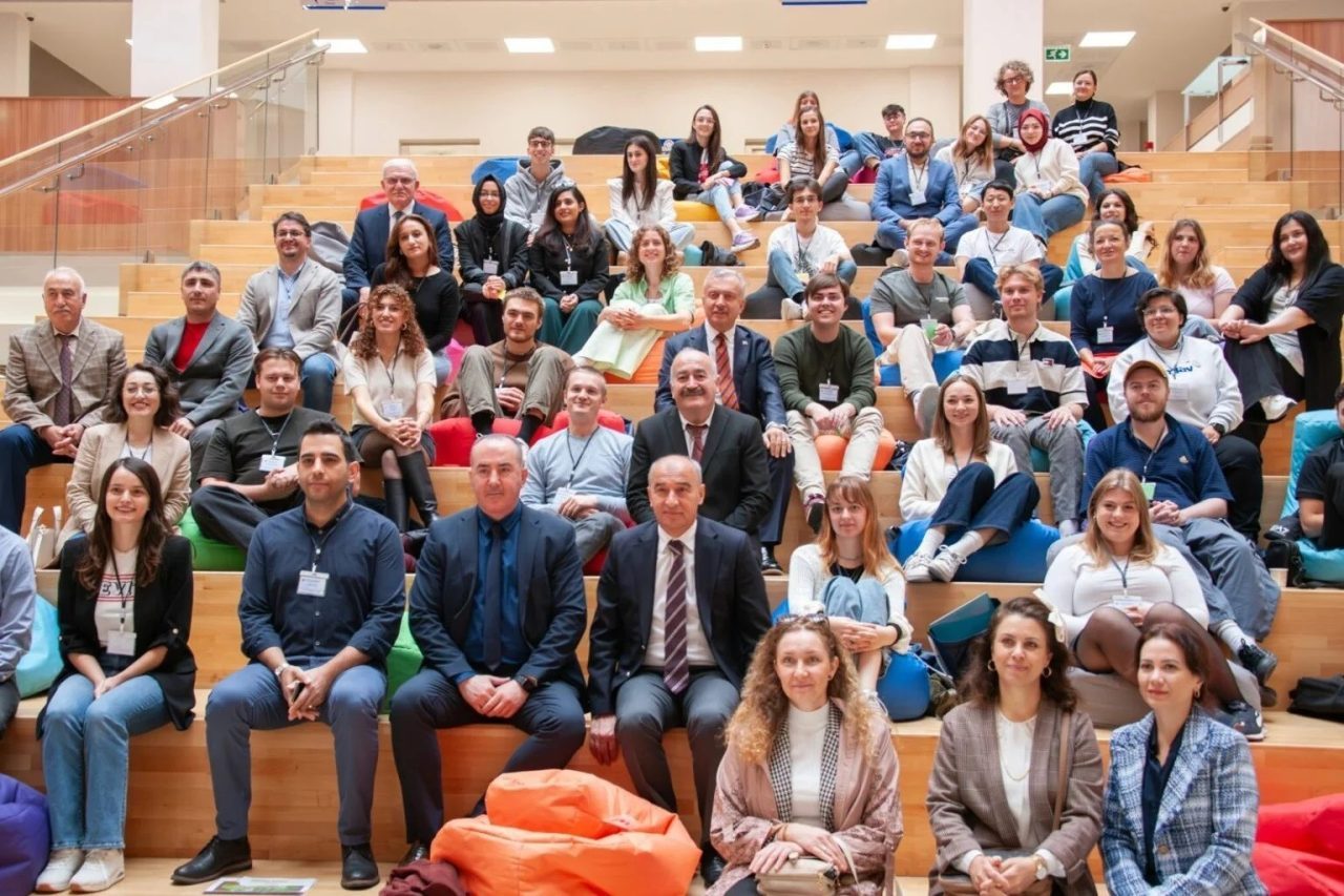 Üç Avrupa ülkesinden 23 öğrenci ve 4 akademisyen, Uluslararası Dil