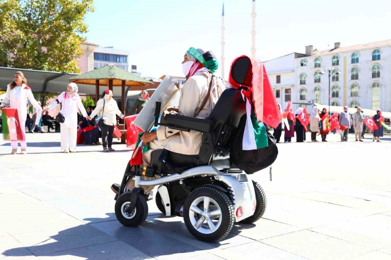 AK Parti Elazığ Kadın Kolları, Gazze’ye destek için 15 Temmuz
