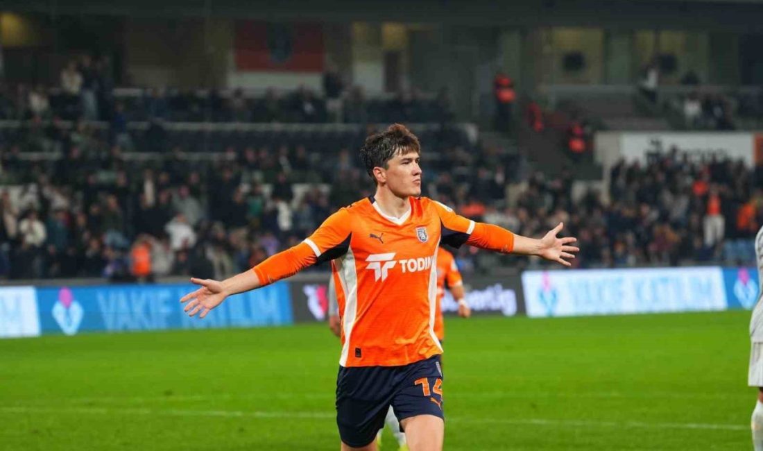 Başakşehirli Eldor Shomurodov, Kocaelispor karşısında 90+1. dakikada penaltıdan fileleri havalandırarakk