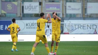 İstanbulspor’un savunma oyuncusu Emrecan Uzunhan, Bandırmaspor maçında kaydettiği gol ile