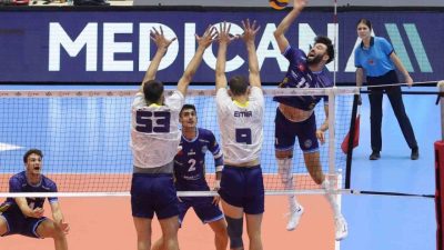Erkekler Voleybol 1. Ligi 3. hafta karşılaşmasında Arkas Spor, sahasında