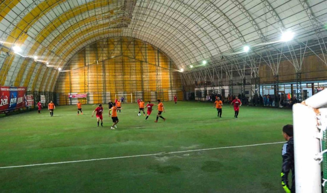 Erzincan Belediyesi tarafından düzenlenen birimler arası halı saha futbol turnuvası