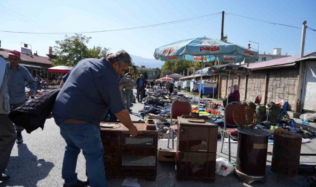 Havaların soğuduğu Erzincan’da ikinci el sobalar pazarda yerini aldı. Kış