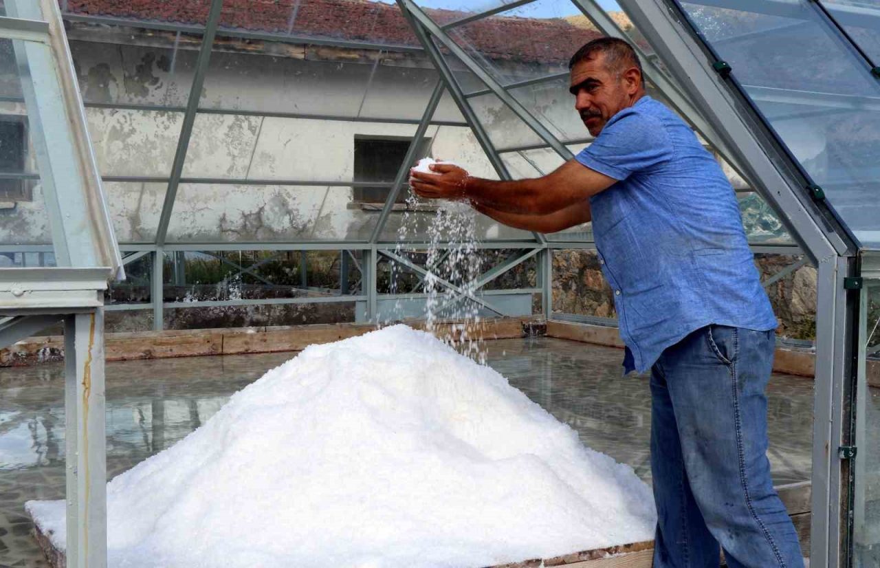 Erzincan’ın Kemah ilçesinden çıkarılan katkısız ve mineral zengini doğal Kemah