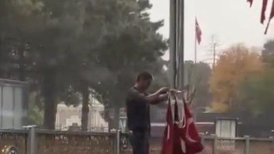 Erzincan’da Cumhuriyet Bayramı kutlamaları için cadde ve sokaklara asılan Türk