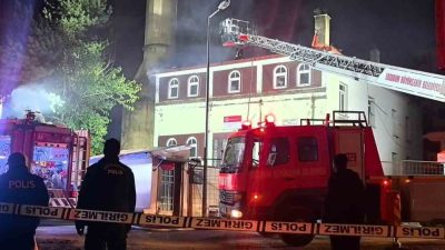 Erzurum’da camide çıkan yangın paniğe neden oldu. Yakutiye ilçesi Aşağı