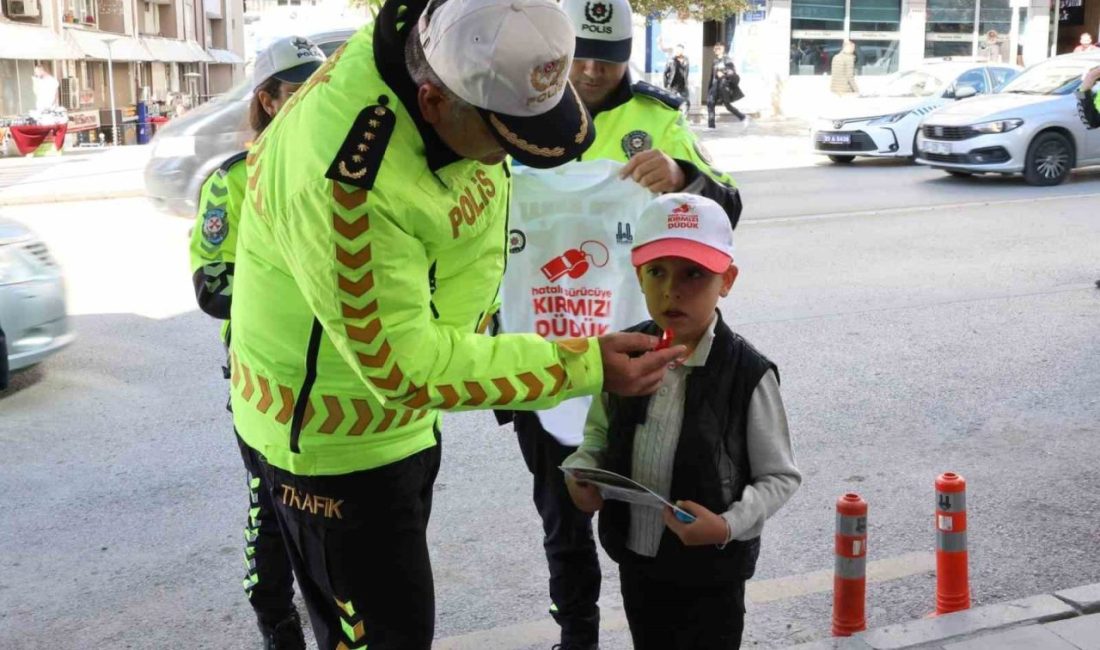 Erzurum Emniyet Müdürlüğü ekipleri, “önce yaya” kuralı uygulaması ile ilgili