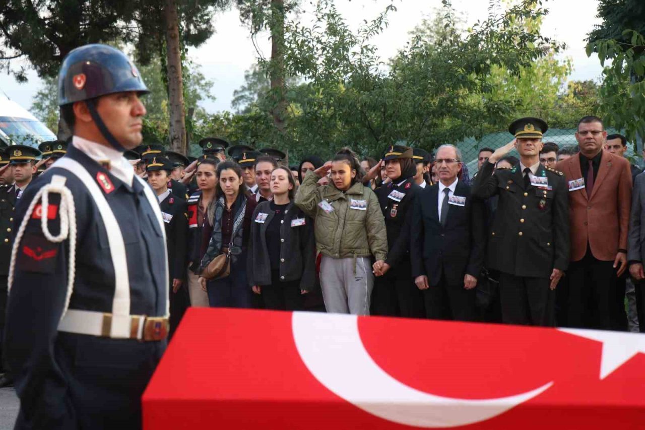 Sakarya’nın Akyazı ilçesinde meydana gelen trafik kazasında şehit olan Jandarma