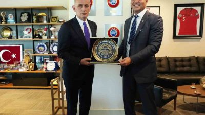 Fenerbahçe Kulübü Başkanı Sadettin Saran, Türkiye Futbol Federasyonu Başkanı İbrahim