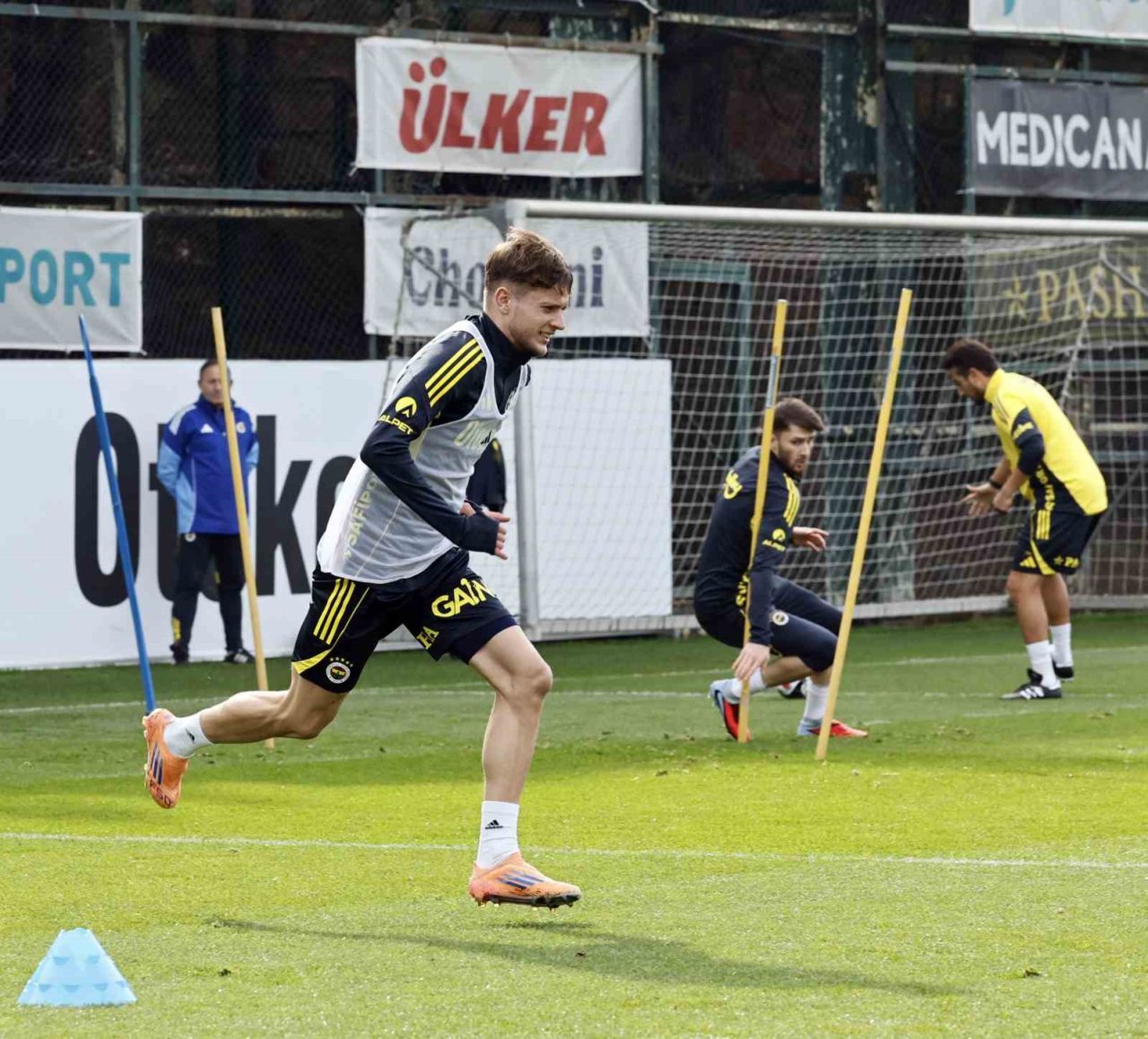 Fenerbahçe, Trendyol Süper Lig 11. haftasında Beşiktaş ile deplasmanda oynayacağı