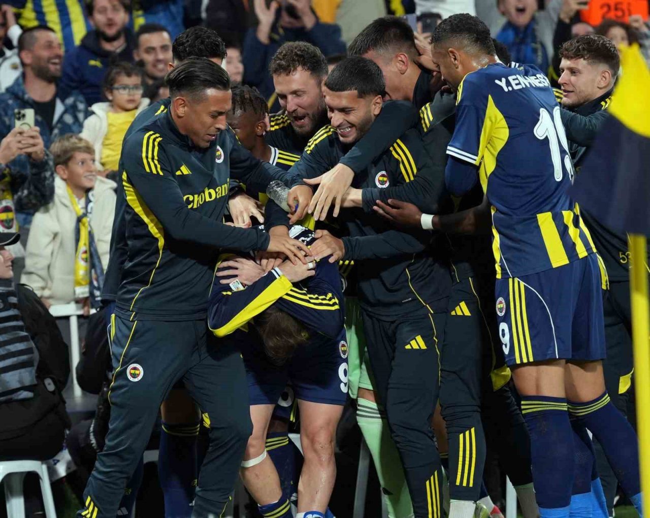 UEFA Avrupa Ligi’nde Nice’i 2-1 yenen Fenerbahçe, Fransız ekiplerine karşı