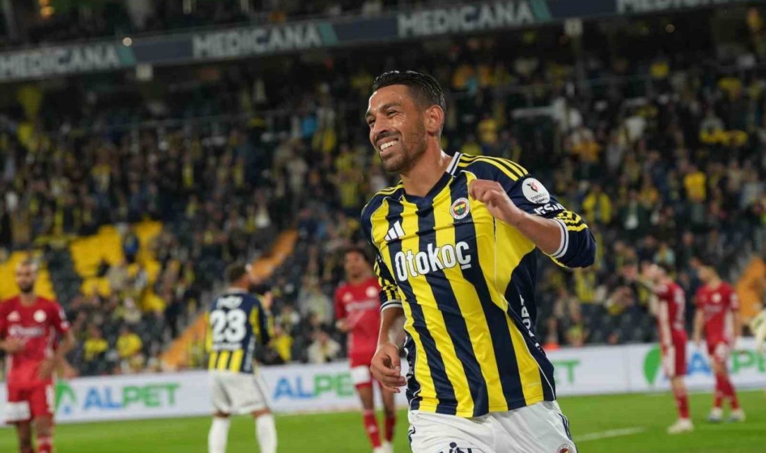 Fenerbahçe, İrfan Can Kahveci ve Cenk Tosun’un kadro dışı bırakıldığını