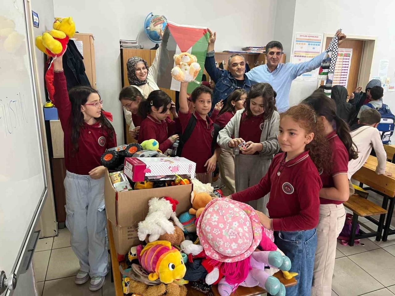 Trabzon’un Ortahisar ilçesinde Ahmet Saka İlkokulu öğrencileri, İsrail zulmü altındaki