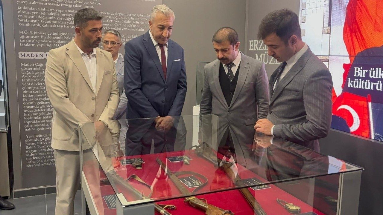 Erzincan’da Cumhuriyetin 102. yılı kapsamında 20. Yüzyıl Savaş Aletleri Sergisi