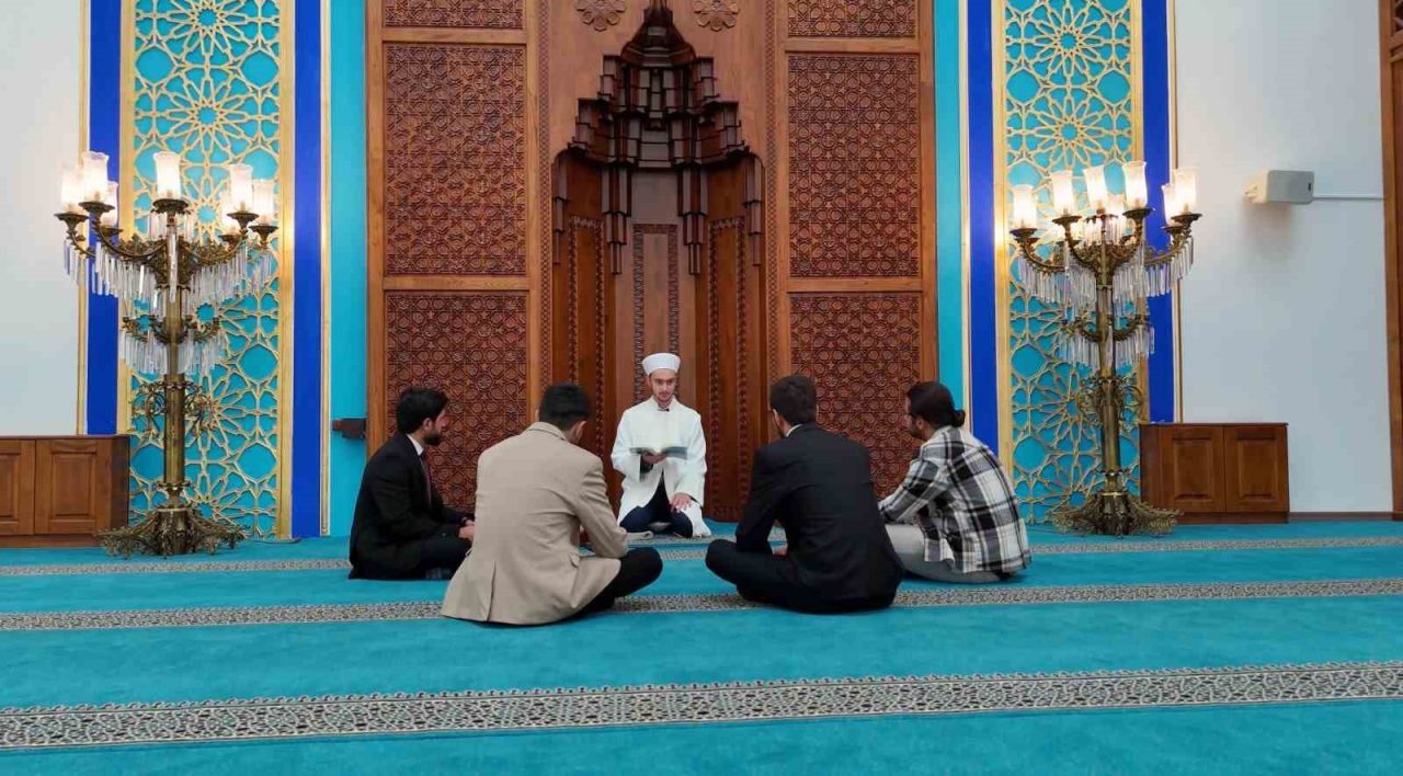 Erzincan’da 2024 yılında kurulan Dini İhtisas Merkezi’nde, Türkiye’nin birçok ilinden