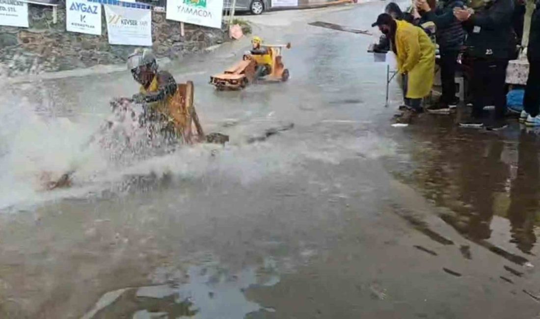 Rize’nin Çamlıhemşin ilçesinde her yıl geleneksel olarak düzenlenen tahta araba