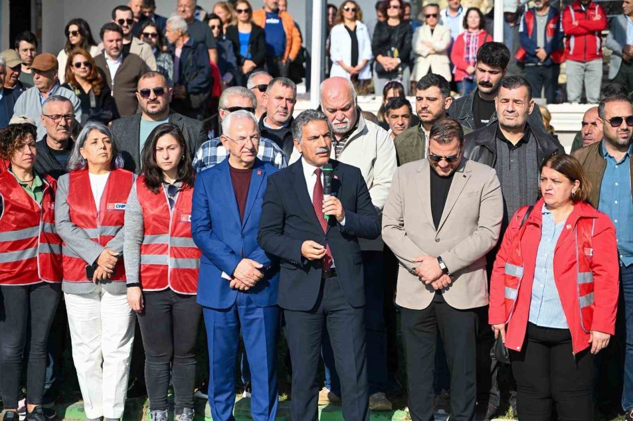 Gemlik Belediye Başkanı Şükrü Deviren, şikâyet nedeniyle inşaatı durdurulan Gemlik