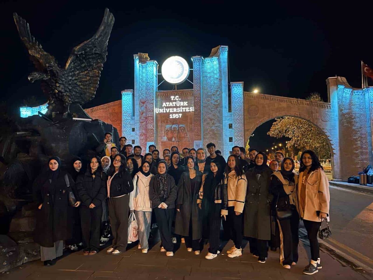 Atatürk Üniversitesi Hukuk Fakültesi’nde öğrenim gören genç hukukçular, mesleki gelişimlerine