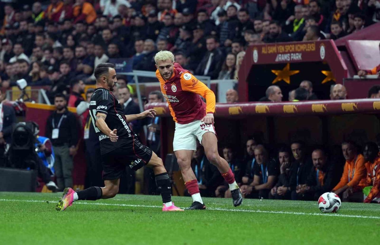 Beşiktaş’ın sağ bek oyuncusu Gökhan Sazdağı, derbide gördüğü sarı kart