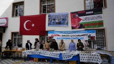 GÜMÜŞHANE (İHA) – Gümüşhane’de ilkokul öğrencileri Gazze’ye insani yardım ulaştırmak