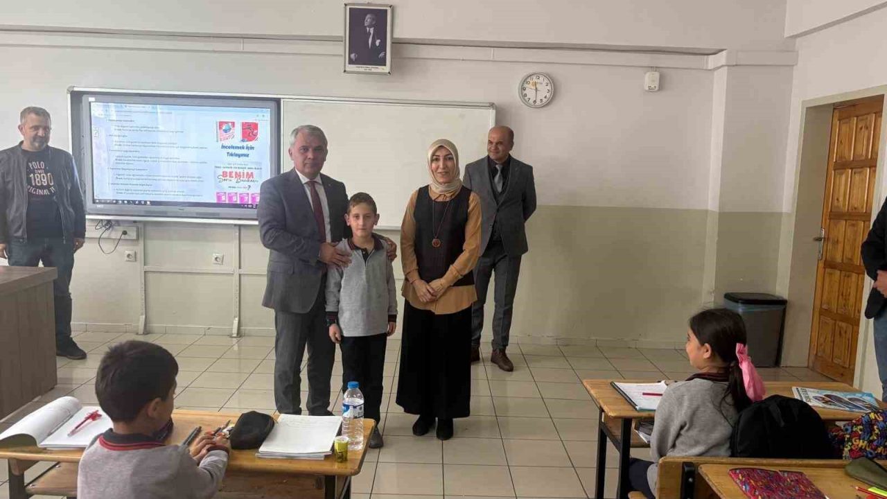 Erzurum’un Yakutiye ilçesinde görev yapan bir öğretmen, öğrencisinin hayatını kurtararak