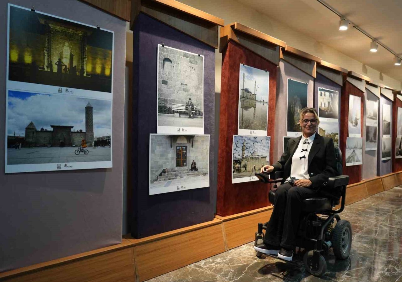 Dilek Çimen, 20 yaşında yaşadığı omurilik rahatsızlığı yüzünden yürüme kabiliyetini