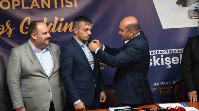 Eskişehir’de Cumhuriyet Halk Partisi’nden (CHP) istifa ederek AK Parti’ye geçen