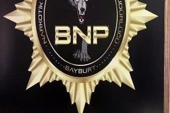 Bayburt’ta uyuşturucuyu ticareti yaptığı şüphesiyle yakalanan İran uyruklu şahsın mide