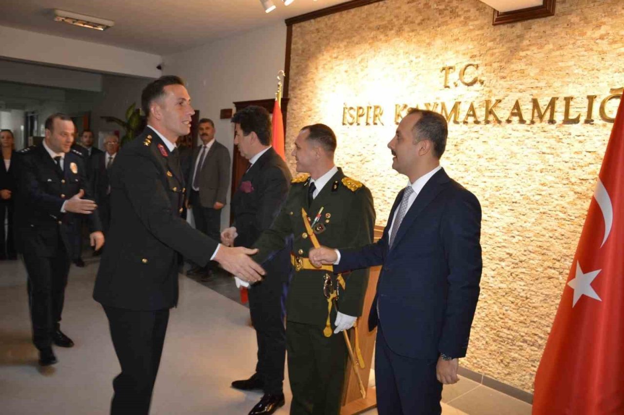 Erzurum’un İspir ilçesinde, Cumhuriyet’in 102. yılı, büyük bir coşkuyla kutlandı.