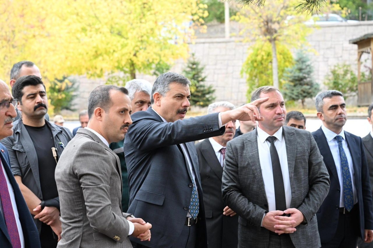 Erzurum Valisi Mustafa Çiftçi, İspir ve Pazaryolu ilçelerini ziyaret etti.