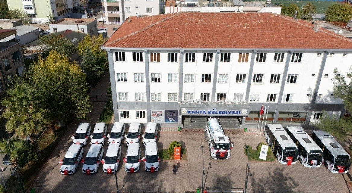 Geçtiğimiz aylarda 100 milyon TL değerinde 17 iş makinesini hizmete