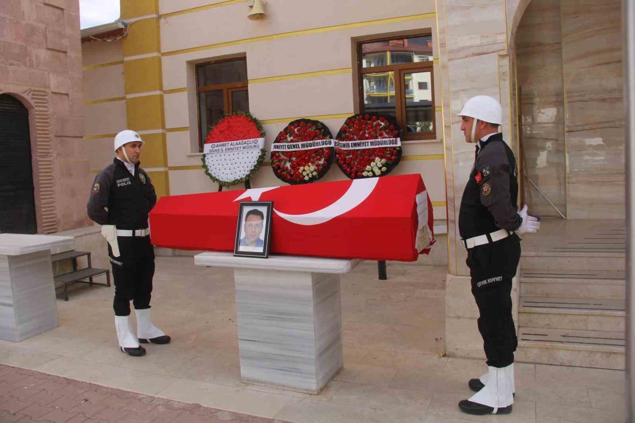 Eskişehir’de kanser tedavisi gören 43 yaşındaki polis memuru Kenan Karaduman,
