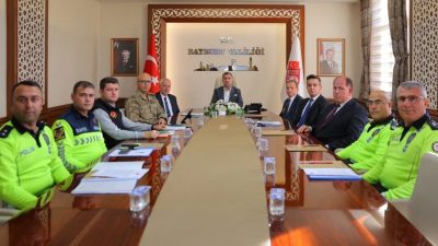 Bayburt Valisi Mustafa Eldivan başkanlığında, karayollarında trafik güvenliğinin artırılmasına yönelik