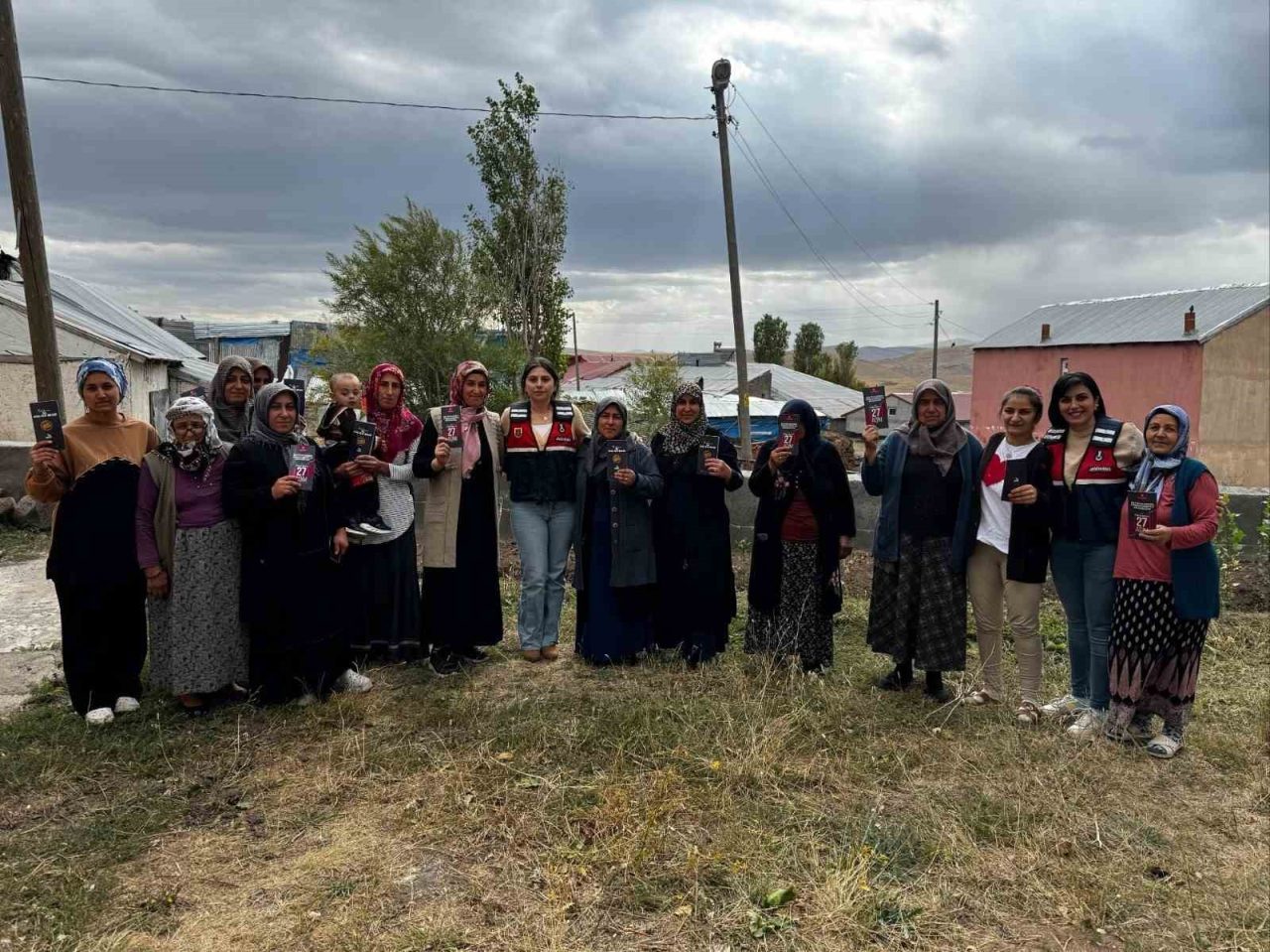 Kars’ta jandarma kadınları KADES Uygulaması Tanıtımı ve Kadına EL KAL-KA-MAZ