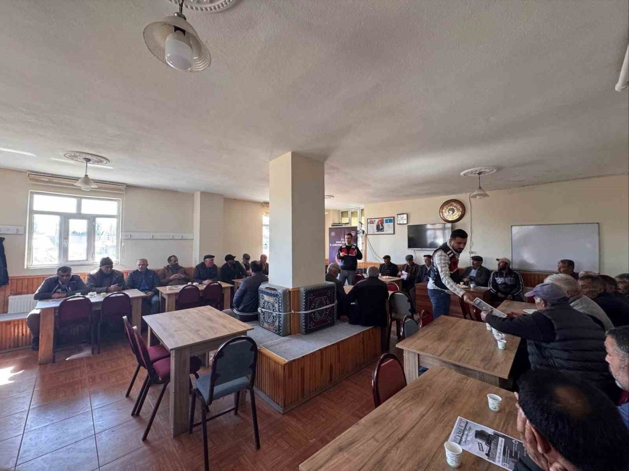 Kars İl Jandarma Komutanlığı ekipleri, siber suçlarla mücadele kapsamında kırsal