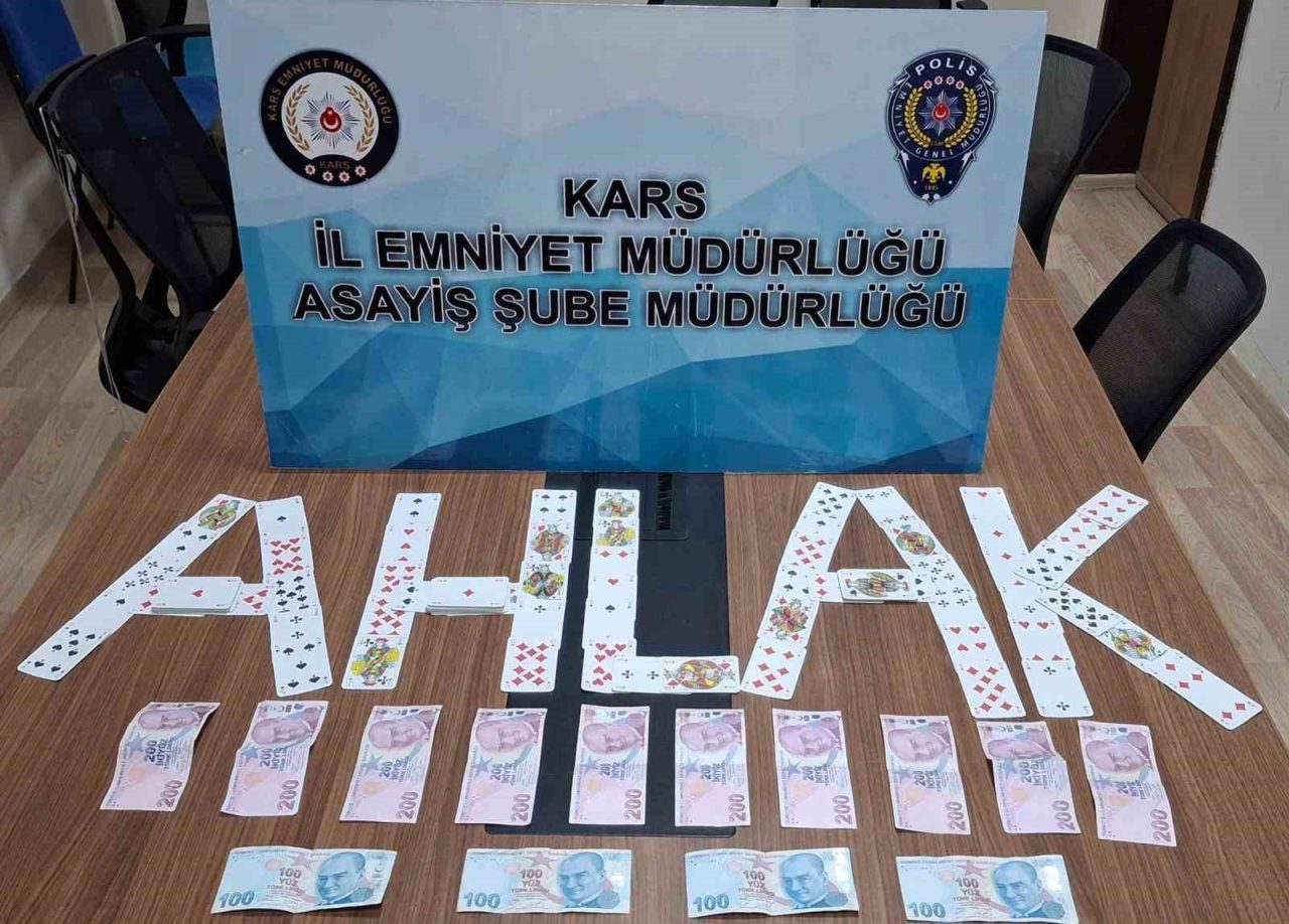 Kars’ta polis asayiş uygulamalarını sıklaştırdı. Kars İl Emniyet Müdürlüğü Asayiş