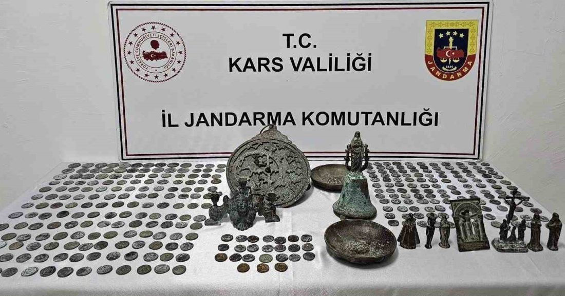 Sarıkamış’ta tarihi eser kaçakçılarına yönelik düzenlenen operasyonda çok sayıda sikke