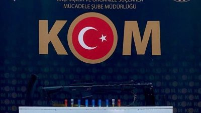 Kars’ta silah tacirlerine yönelik düzenlenen operasyonda uzun namlulu silah ele