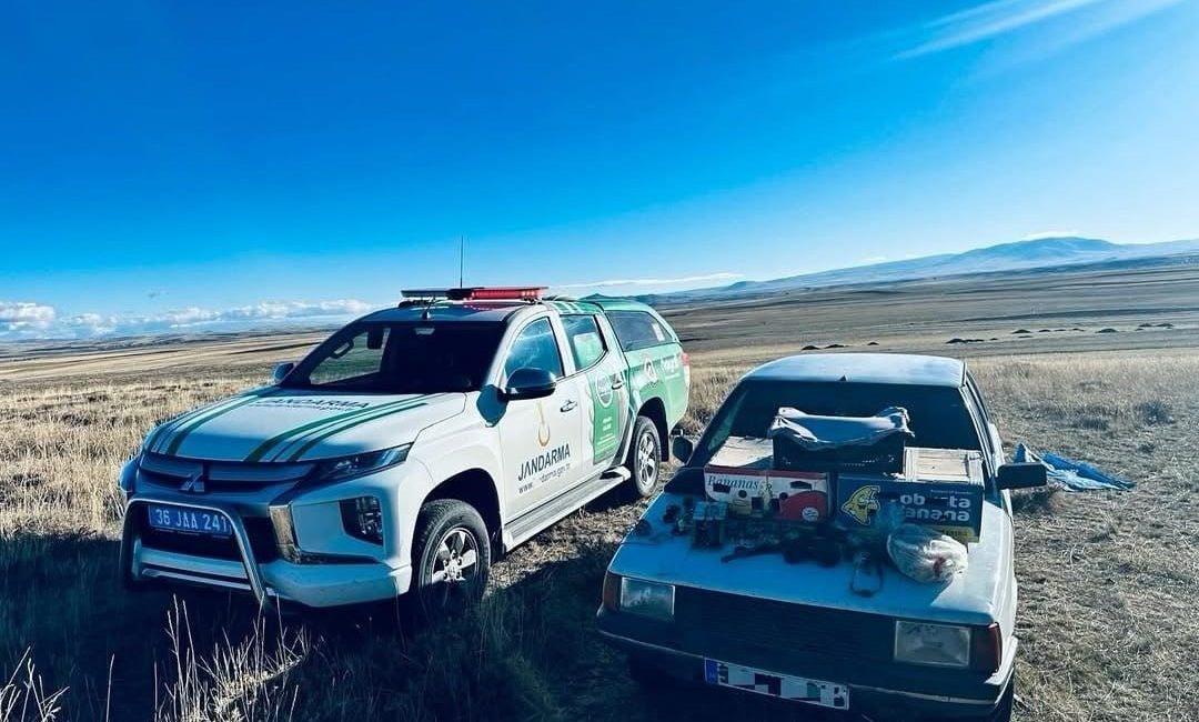 Kars’ta şahin ile yasa dışı av yapan 2 kişiye 1