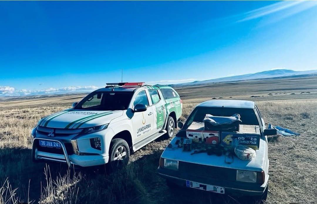 Kars’ta şahin ile yasa dışı av yapan 2 kişiye 1