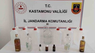 Kastamonu’da jandarma ekiplerince gerçekleştirilen operasyonda sahte içki ele geçirildi. Edinilen