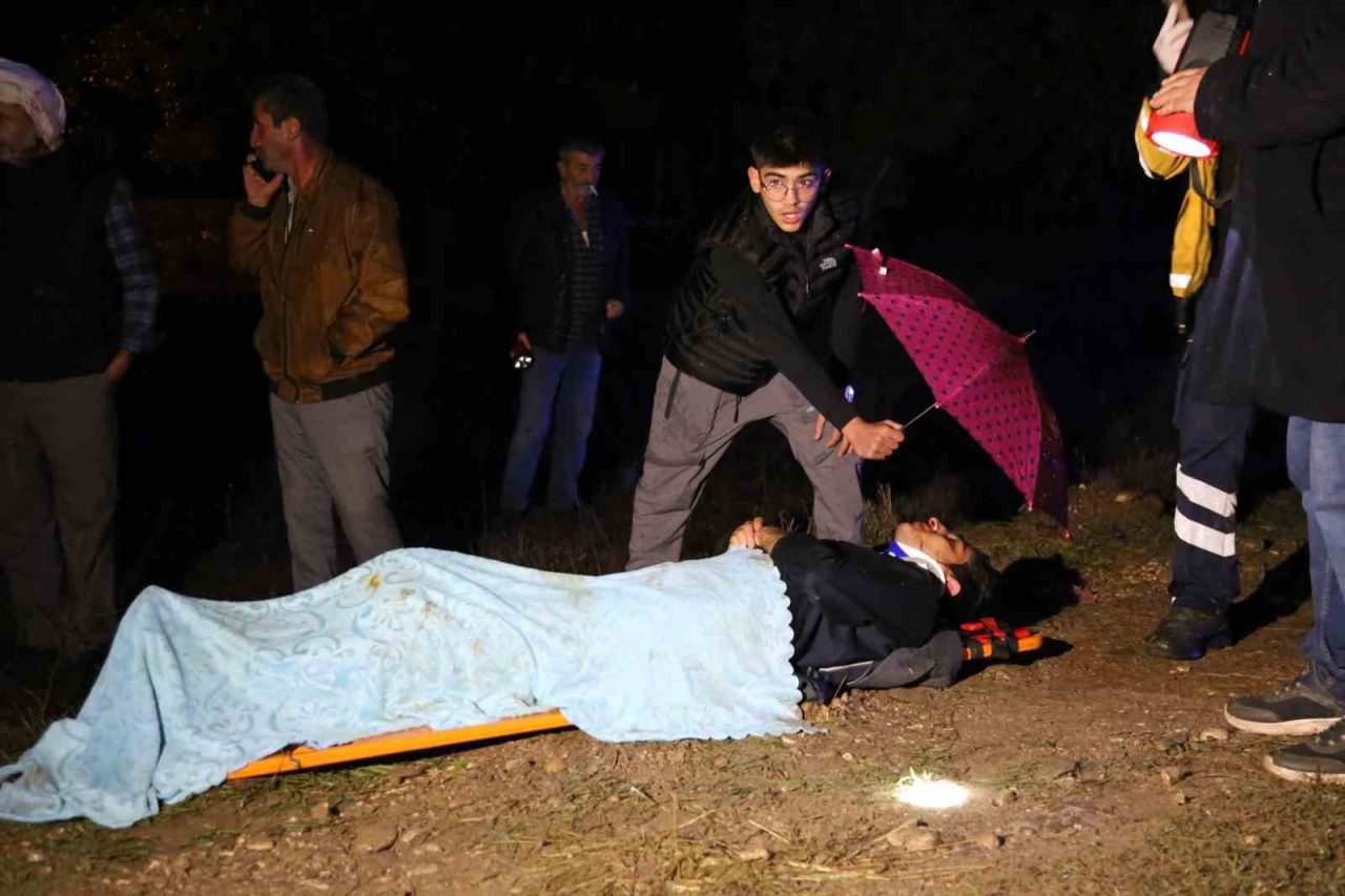 Kastamonu’nun Taşköprü ilçesinde, Sinop’tan gelen turistlerin bulunduğu tur midibüsünün devrilmesi