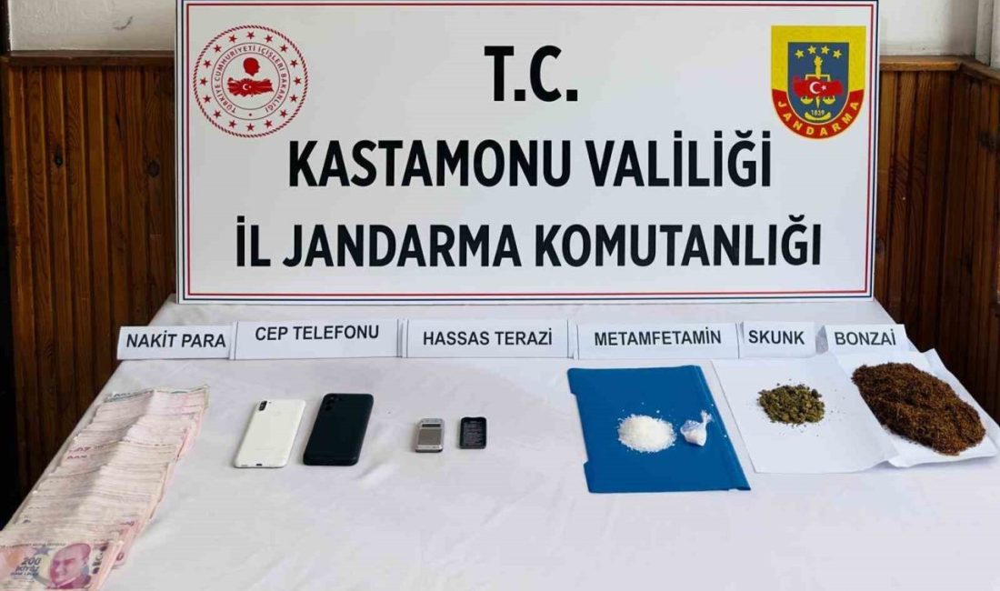 Kastamonu’da jandarma ekipleri tarafından düzenlenen operasyonda bir miktar uyuşturucu maddeyle