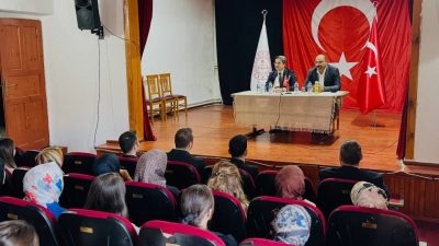 Erzincan’ın Kemaliye ilçesinde Kaymakam Emirhan Arıkan başkanlığında yeni eğitim-öğretim yılı