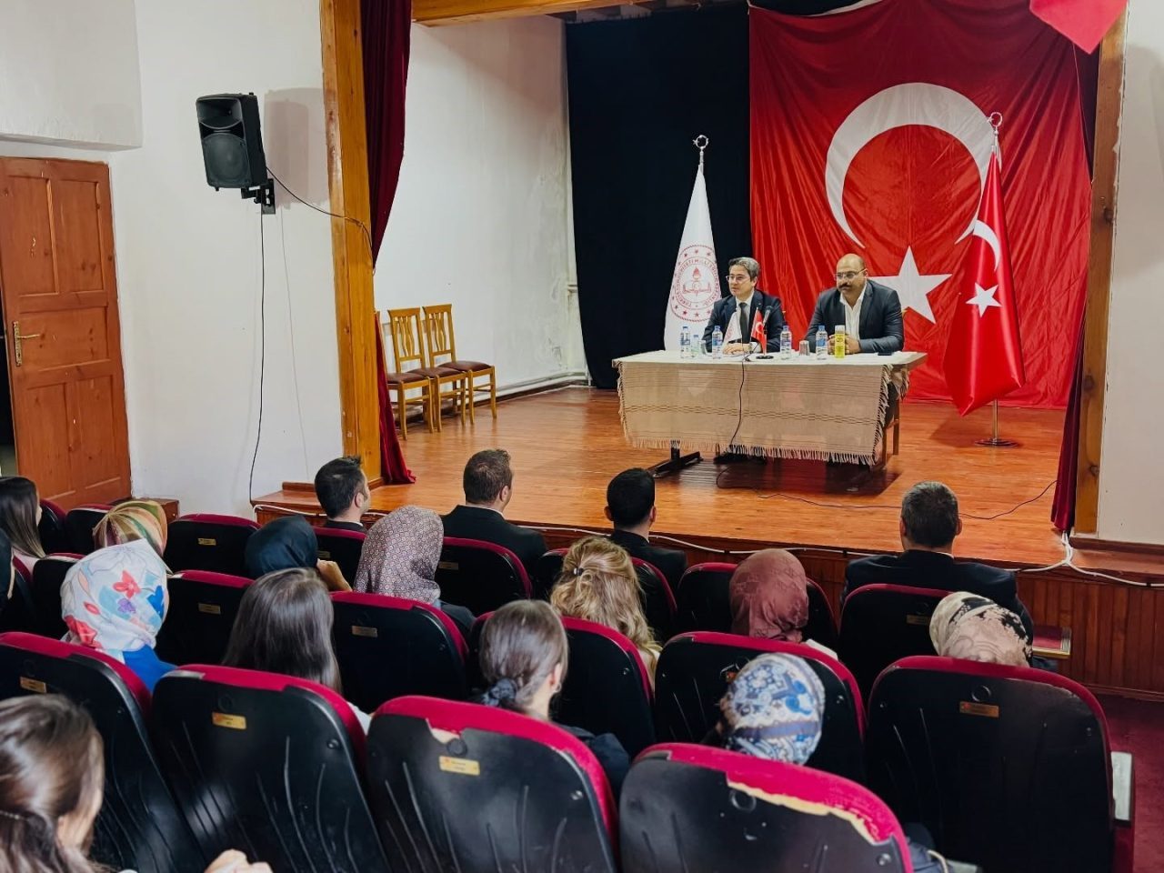 Erzincan’ın Kemaliye ilçesinde Kaymakam Emirhan Arıkan başkanlığında yeni eğitim-öğretim yılı