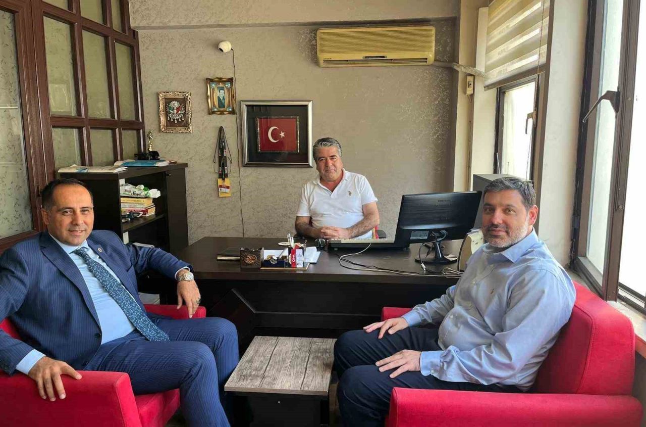 AK Parti Mersin Milletvekili Ali Kıratlı, kent genelinde devam eden