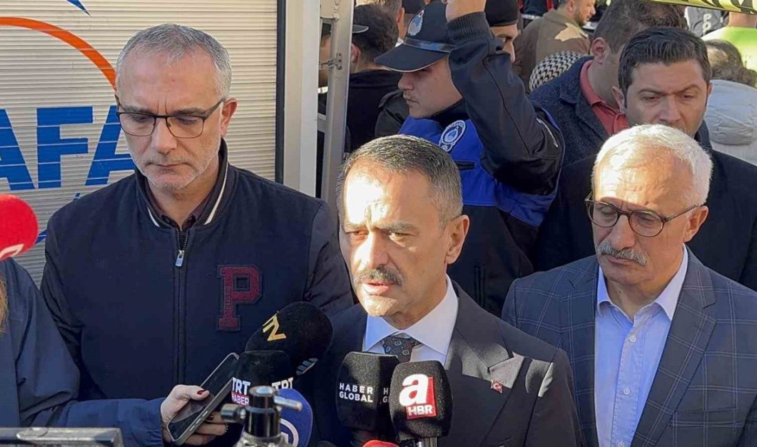 Kocaeli Valisi İlhami Aktaş, Gebze’de 5 kişilik ailenin enkaz altında