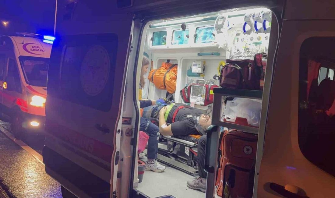 Kocaeli D-100 Karayolu’nda 2 otomobilin karıştığı kazada, çarpmanın şiddetiyle bir