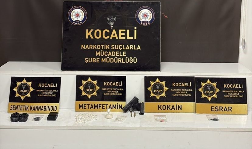 Kocaeli İl Emniyet Müdürlüğü ekiplerinin Gölcük ve İzmit ilçelerinde düzenlediği