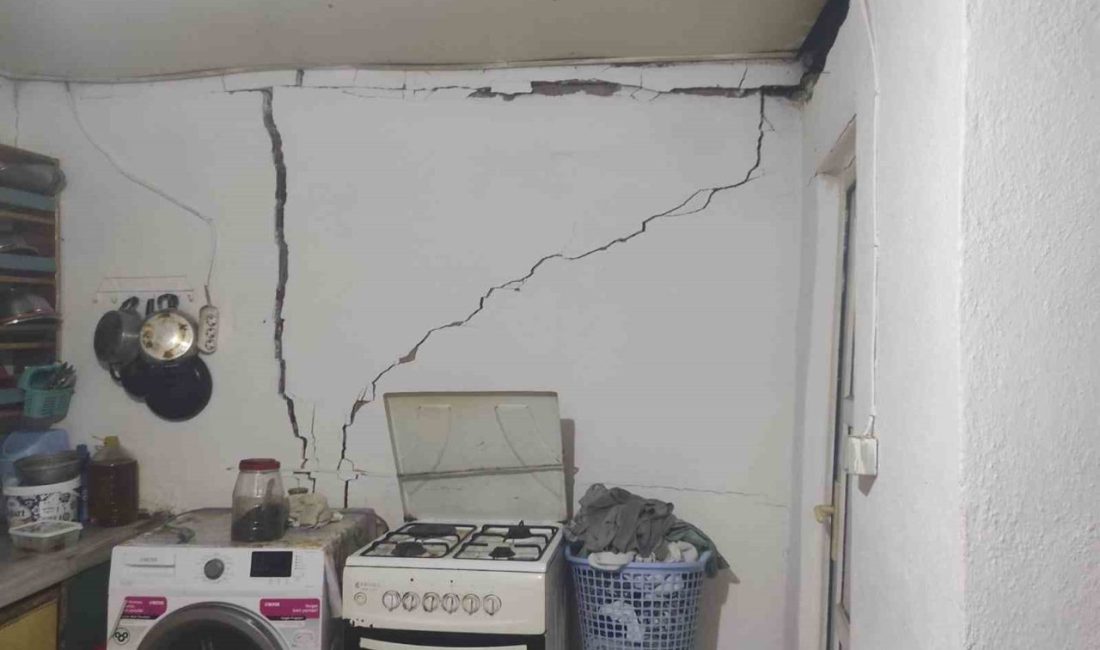 Balıkesir’in Sındırgı ilçesindeki 6.1 büyüklüğündeki deprem, Manisa’da da şiddetli şekilde